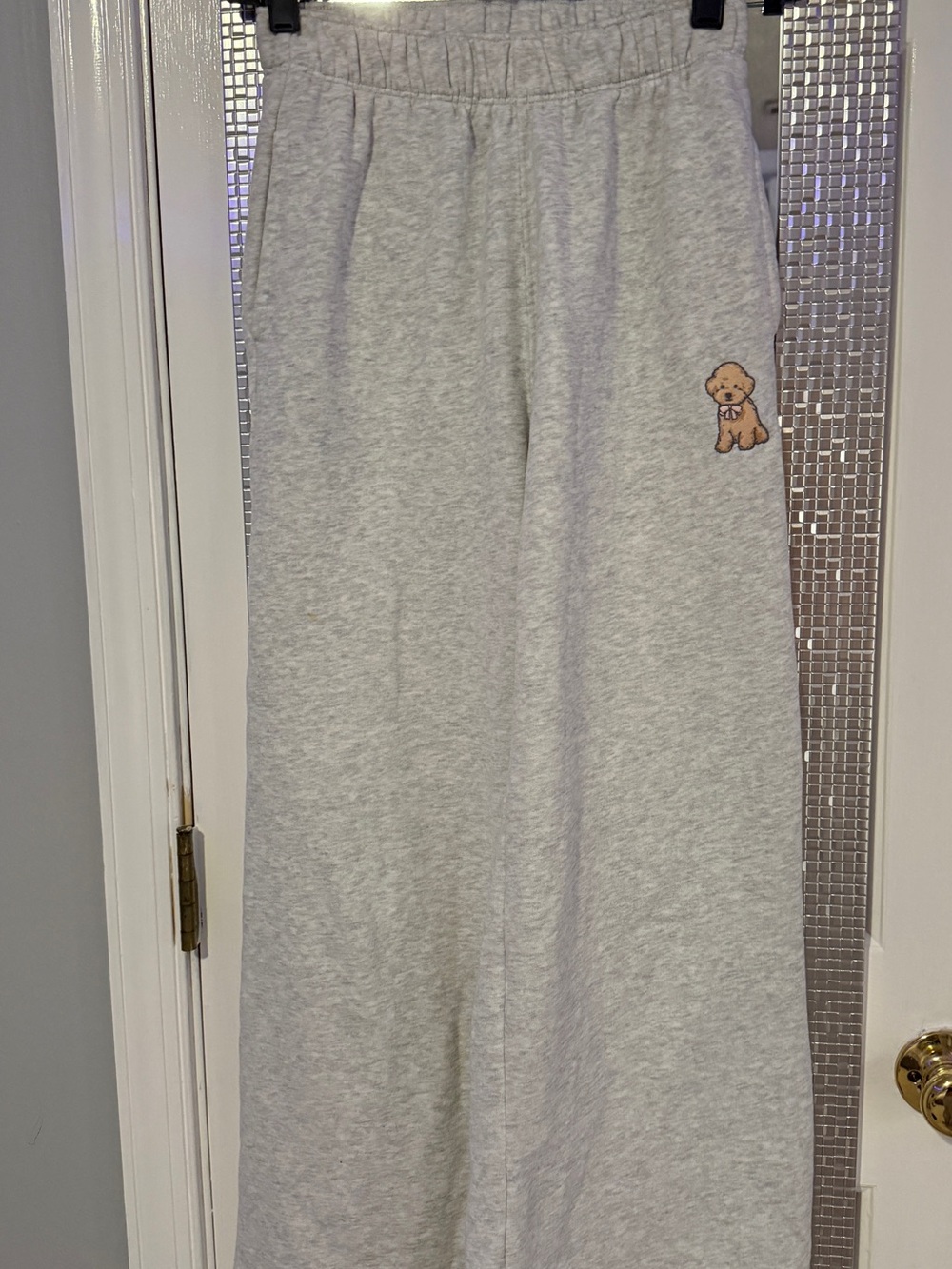 Hollister Short Gray Sweatpants with Teddy Embroidery